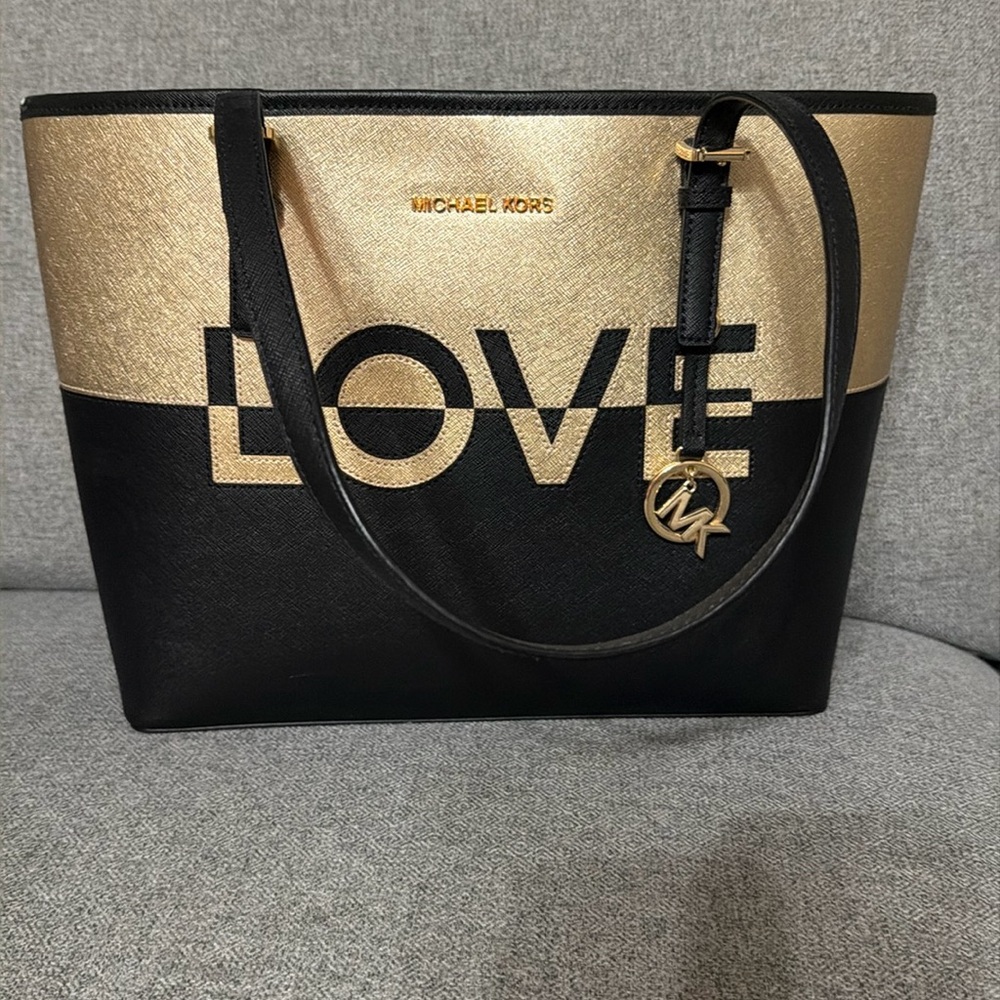 Michael Kors purse